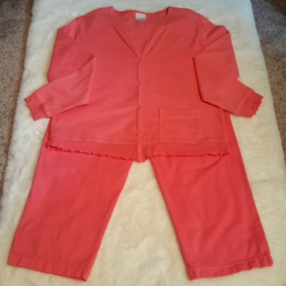 ON WHITE ♡ Gorgeous 2pc Ruffled Coral Long Sleeve Button Jacket Top 'n Capris M